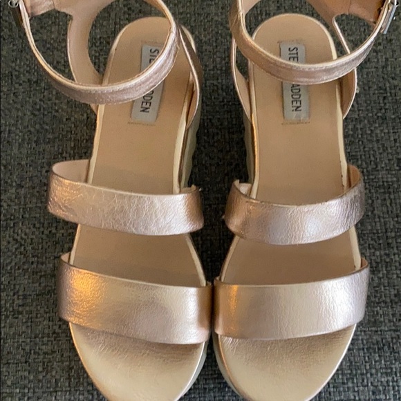 Steve Madden platform heels - Picture 2 of 3